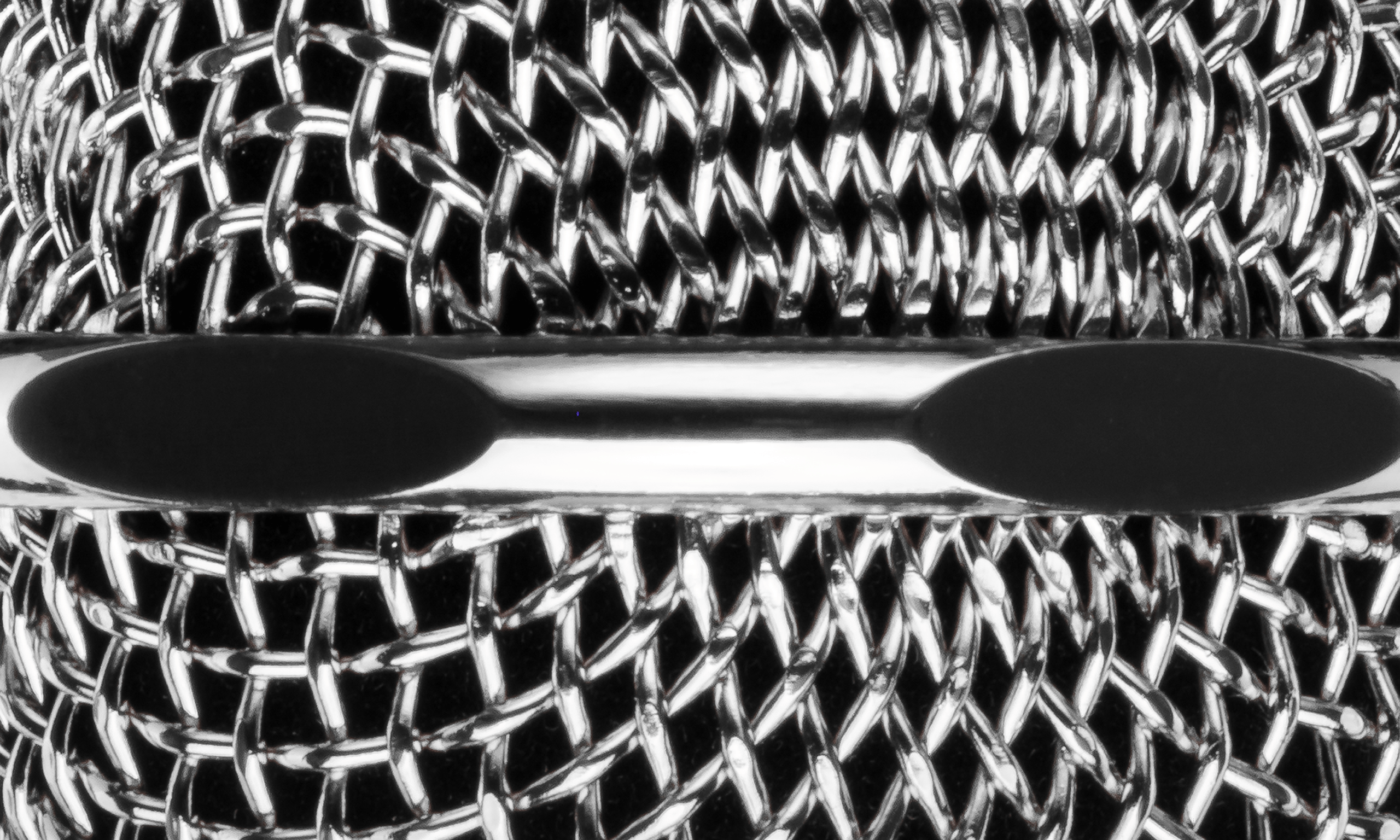 Chrome-Grille-Detail_5000x3000px